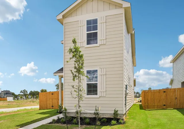 Photo 3 of Single family home for sale at 359 San Juan Trl, Bastrop, TX 78602 | MLS# 9541360 | Listing updated on 2026-09-02