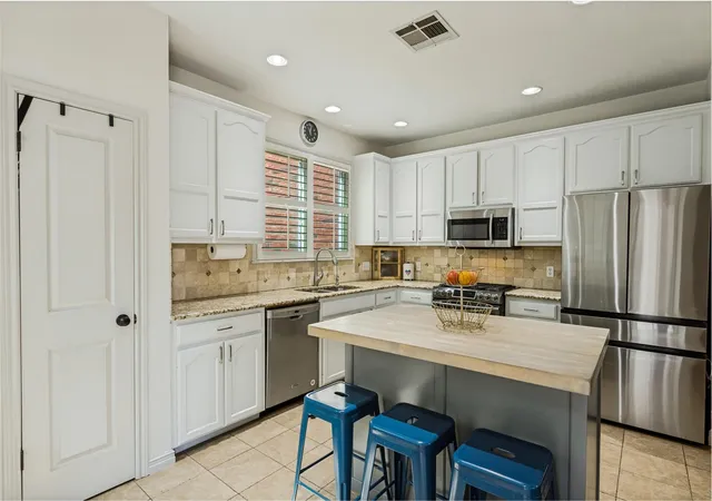 Photo 4 of Single family home for sale at 3803 Caney Crk Rd, Austin, TX 78732 | MLS# 5785168 | Listing updated on 2026-09-07