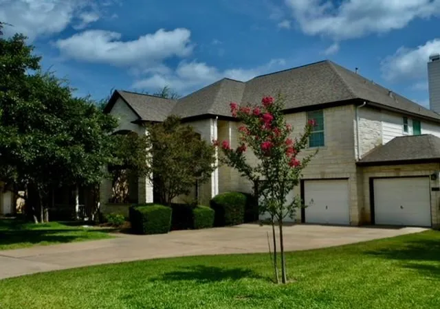 Photo 2 of Single family home for sale at 3224 Summer Cyn Dr, Austin, TX 78732 | MLS# 3540638 | Listing updated on 2026-09-03