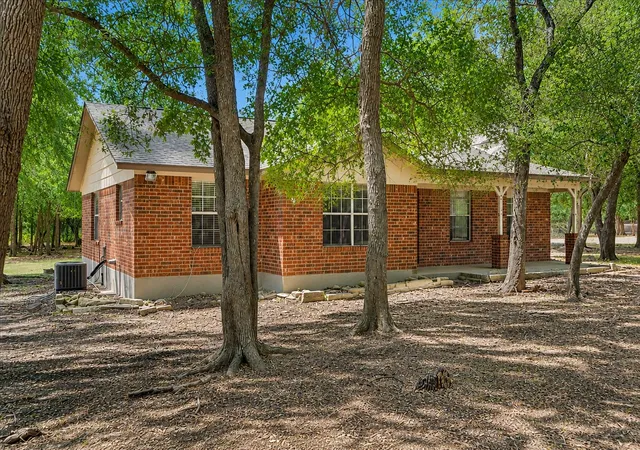 Photo 3 of Single family home for sale at 2150 124 County Rd, Georgetown, TX 78626 | MLS# 5902022 | Listing updated on 2026-09-03