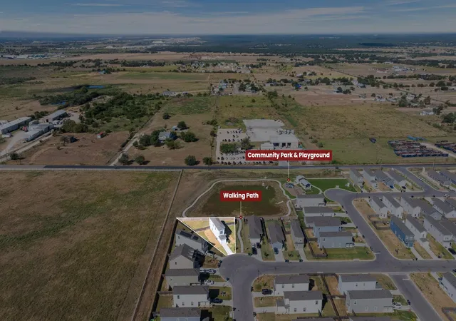 Photo 36 of Single family home for sale at 424 Marty Allen Loop, Jarrell, TX 76537 | MLS# 1729569 | Listing updated on 2026-09-05