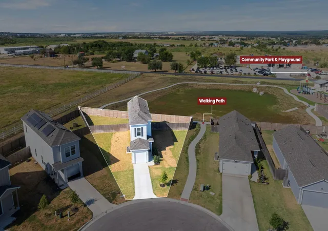 Photo 3 of Single family home for sale at 424 Marty Allen Loop, Jarrell, TX 76537 | MLS# 1729569 | Listing updated on 2026-09-05