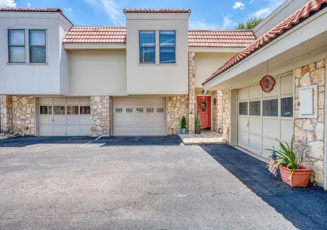 Photo 2 of Townhouse for sale at 200 Free Rein #5, Horseshoe Bay, TX 78657 | MLS# 5051013 | Listing updated on 2026-09-04
