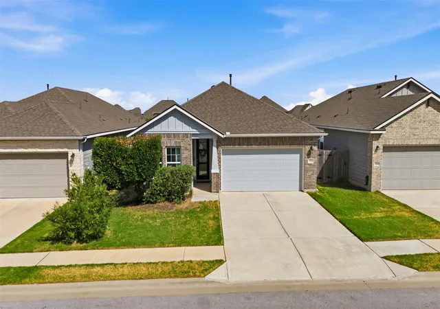 Photo 2 of Single family home for sale at 208 Winding Holw Ln, Georgetown, TX 78628 | MLS# 3504994 | Listing updated on 2026-09-04
