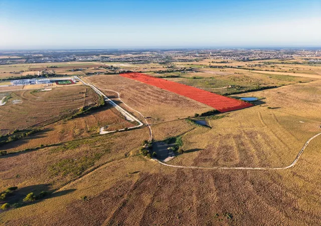 Photo 2 of House for sale at 1951 Fm 487, Jarrell, TX 76537 | MLS# 9832304 | Listing updated on 2026-09-04