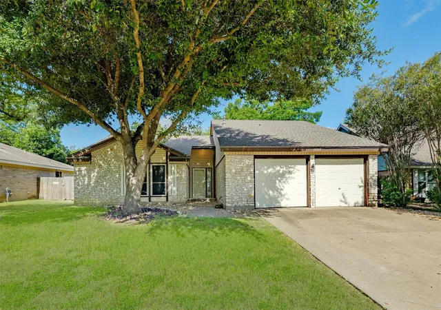 Photo 1 of Single family home for sale at 10915 Thicket Trl, Austin, TX 78750 | MLS# 8937570 | Listing updated on 2026-09-07