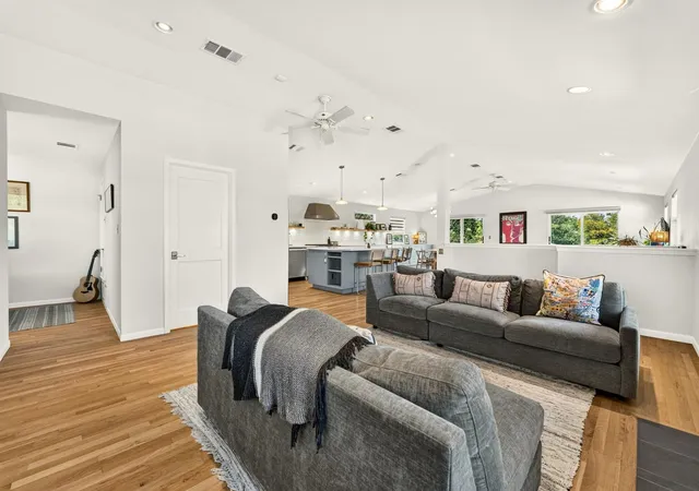 Photo 4 of Single family home for sale at 1800 W 10th Street, Austin, TX 78703 | MLS# 6790121 | Listing updated on 2026-09-05
