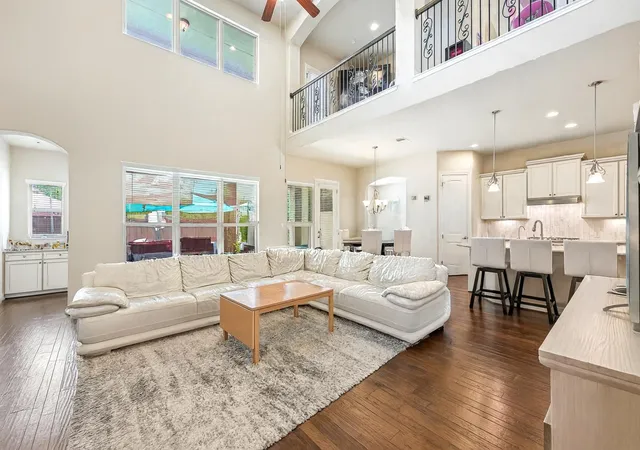 Photo 4 of Single family home for sale at 213 Lake Como Dr, Austin, TX 78734 | MLS# 9978712 | Listing updated on 2026-09-05