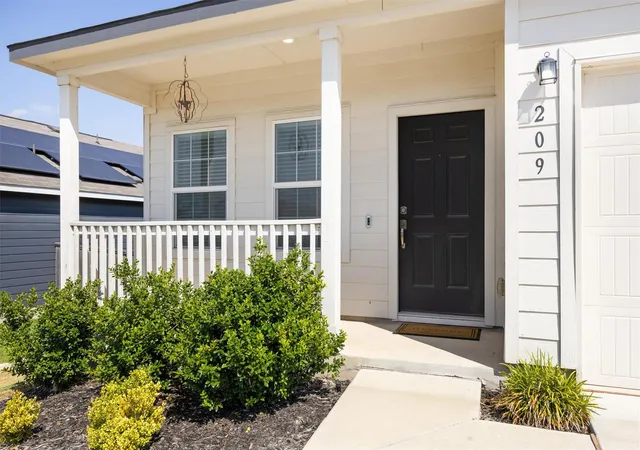 Photo 2 of Single family home for sale at 209 Fighting Seabees Run, Jarrell, TX 76537 | MLS# 7342847 | Listing updated on 2026-09-03