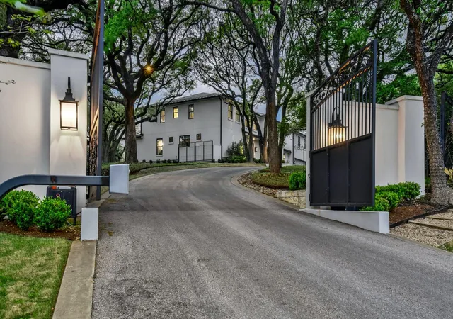 Photo 40 of Mansion for sale at 3604 Westlake Dr, Austin, TX 78746 | MLS# 5918134 | Listing updated on 2026-09-02