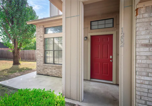 Photo 2 of Single family home for sale at 1202 Southwalk St, Georgetown, TX 78626 | MLS# 3677686 | Listing updated on 2026-09-04