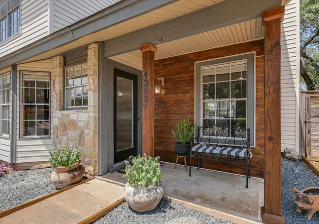 Photo 3 of Single family home for sale at 4302 Manzanillo Dr, Austin, TX 78749 | MLS# 8227136 | Listing updated on 2026-10-17