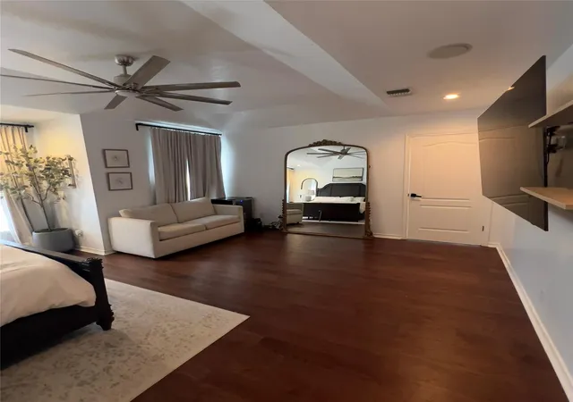 Photo 3 of Single family home for sale at 310 E 10th Street, Elgin, TX 78621 | MLS# 4223072 | Listing updated on 2026-09-02