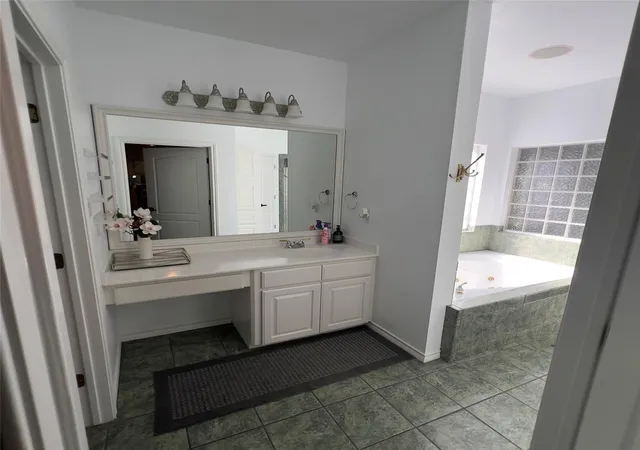 Photo 4 of Single family home for sale at 310 E 10th Street, Elgin, TX 78621 | MLS# 4223072 | Listing updated on 2026-09-02