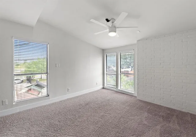 Listing Photo 2 - Condo for sale in building located at 909 Reinli St, Austin, TX 78751 - Unit #101