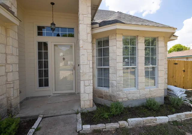 Photo 3 of Single family home for sale at 18 Azalea Dr, Georgetown, TX 78626 | MLS# 3138709 | Listing updated on 2026-10-27