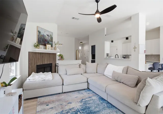 Photo 4 of Single family home for sale at 203 Little Lake Rd, Hutto, TX 78634 | MLS# 2118378 | Listing updated on 2026-09-05