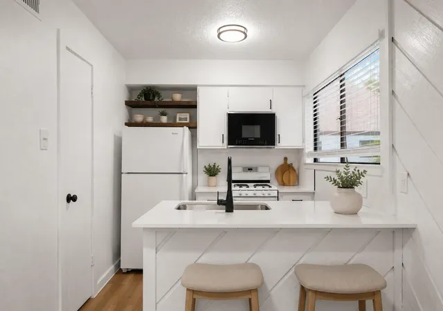 Photo 2 of Condo for sale at 4205 Speedway Ave #112, Austin, TX 78751 | MLS# 6358511 | Listing updated on 2026-09-03