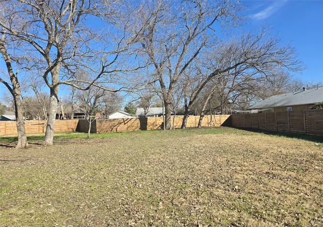 Land for sale at 305 Lexington Rd, Elgin, TX 78621 | MLS# 5716697