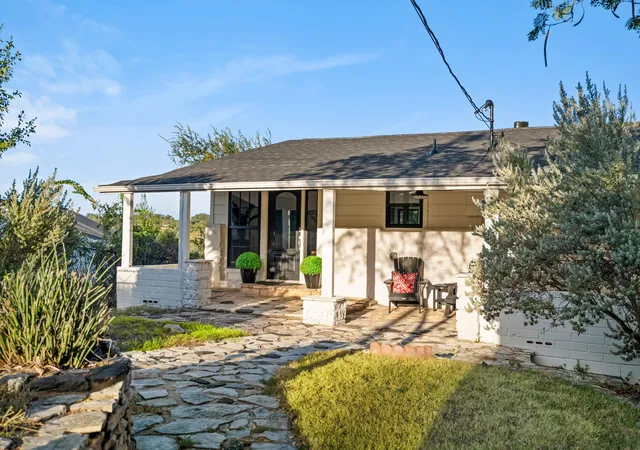 Photo 3 of Single family home for sale at 1201 Lake Shore Dr, Spicewood, TX 78669 | MLS# 2756833 | Listing updated on 2026-09-04