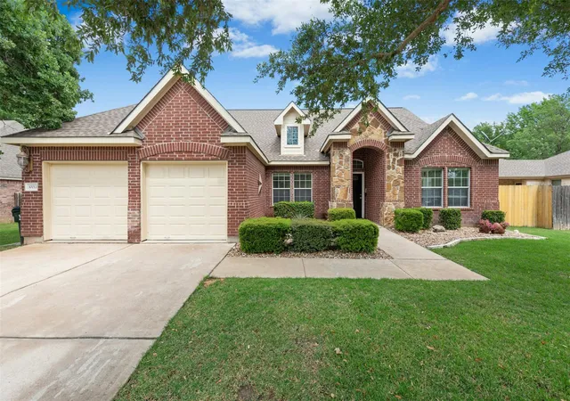 Photo 1 of Single family home for sale at 30013 Edgewood Dr, Georgetown, TX 78628 | MLS# 5066365 | Listing updated on 2026-09-03
