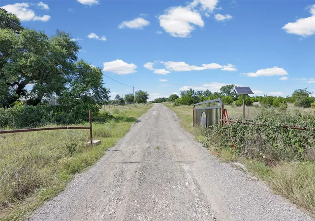 Photo 3 of House for sale at 211 Rancho Ladera Dr, San Marcos, TX 78666 | MLS# 1527807 | Listing updated on 2026-09-01