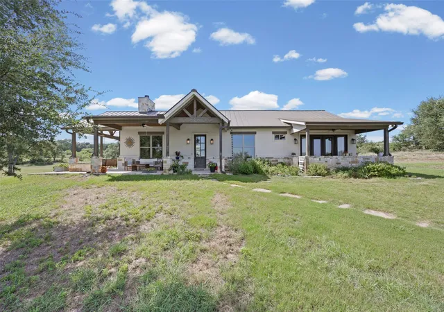 Photo 4 of House for sale at 211 Rancho Ladera Dr, San Marcos, TX 78666 | MLS# 1527807 | Listing updated on 2026-09-01