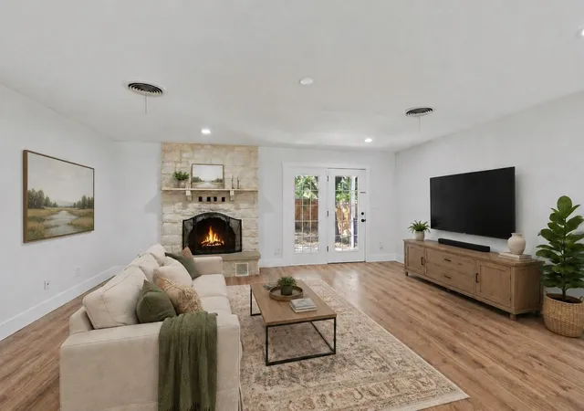 Photo 2 of Single family home for sale at 556 E 19th Street, Georgetown, TX 78626 | MLS# 4272395 | Listing updated on 2026-09-05