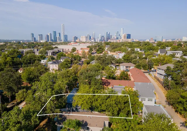 Photo 4 of Condo for sale at 2004 Pennsylvania Ave #A, Austin, TX 78702 | MLS# 6376125 | Listing updated on 2026-09-02
