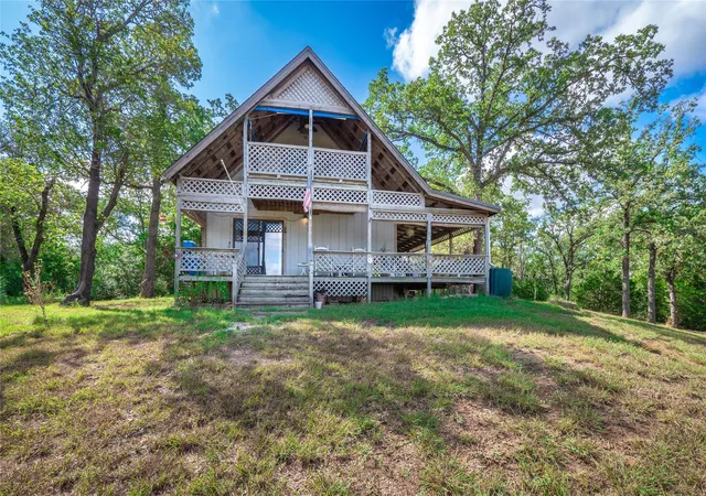 Photo 3 of Single family home for sale at 499 Hidden Oaks Dr, Elgin, TX 78621 | MLS# 1831869 | Listing updated on 2026-09-02