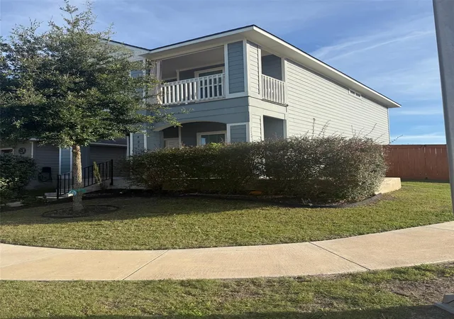 Photo 2 of Single family home for sale at 404 Spiny Lizard Ln, San Marcos, TX 78666 | MLS# 9698988 | Listing updated on 2026-09-02