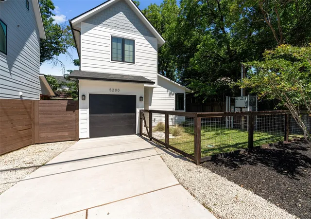 Photo 3 of Single family home for sale at 5200 Grover Ave, Austin, TX 78756 | MLS# 6747696 | Listing updated on 2026-09-03