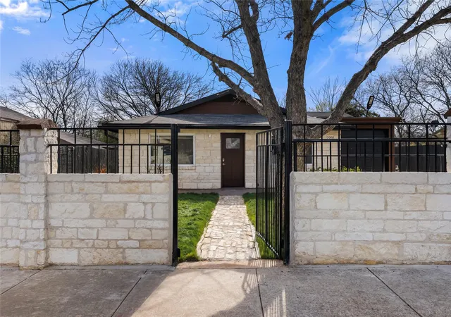 Photo 2 of Single family home for sale at 2201 Teri Rd, Austin, TX 78744 | MLS# 5976064 | Listing updated on 2026-10-02
