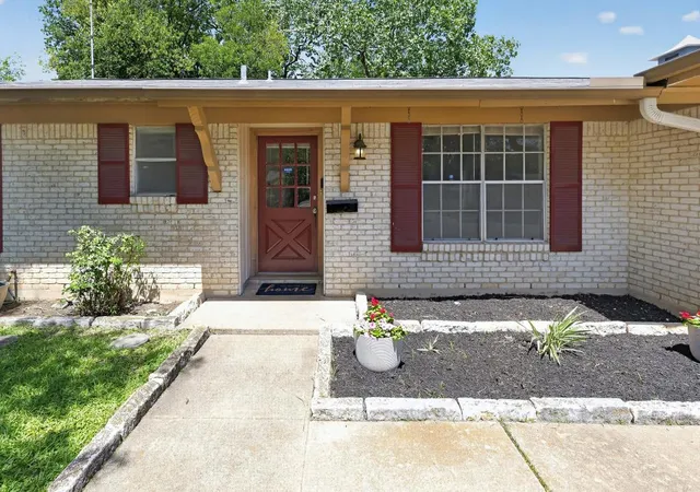 Photo 3 of Single family home for sale at 8602 Colonial Dr, Austin, TX 78758 | MLS# 6112564 | Listing updated on 2026-09-02