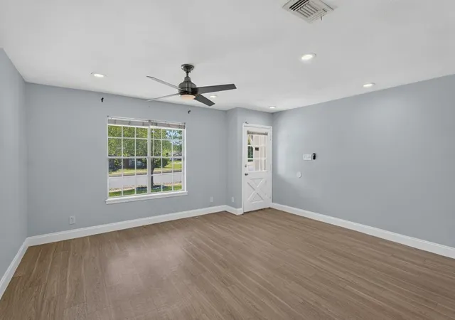 Photo 4 of Single family home for sale at 8602 Colonial Dr, Austin, TX 78758 | MLS# 6112564 | Listing updated on 2026-09-02
