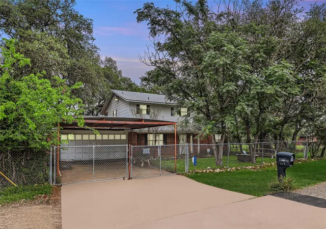 Photo 2 of Single family home for sale at 773 Lookout Dr, Canyon Lake, TX 78133 | MLS# 3715641 | Listing updated on 2026-09-03