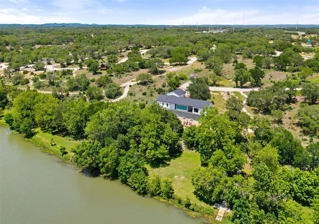 Photo 2 of Single family home for sale at 299 River Pl, Johnson City, TX 78636 | MLS# 5861555 | Listing updated on 2026-09-02