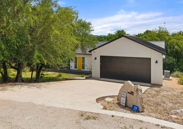 Photo 3 of Single family home for sale at 299 River Pl, Johnson City, TX 78636 | MLS# 5861555 | Listing updated on 2026-09-02