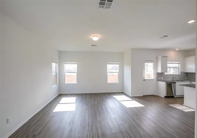 Photo 3 of Single family home for sale at 140 Joe Kidd Ln, Jarrell, TX 76537 | MLS# 8915278 | Listing updated on 2026-09-04