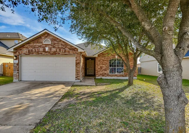Photo 2 of Single family home for sale at 401 Bandara Woods Blvd, Elgin, TX 78621 | MLS# 3711747 | Listing updated on 2026-09-02