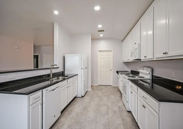 Photo 3 of Single family home for sale at 401 Bandara Woods Blvd, Elgin, TX 78621 | MLS# 3711747 | Listing updated on 2026-09-02