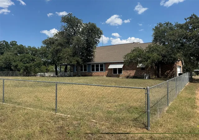 Photo 3 of Single family home for sale at 690 Ancient Oaks Dr, Marble Falls, TX 78654 | MLS# 4927383 | Listing updated on 2026-09-02