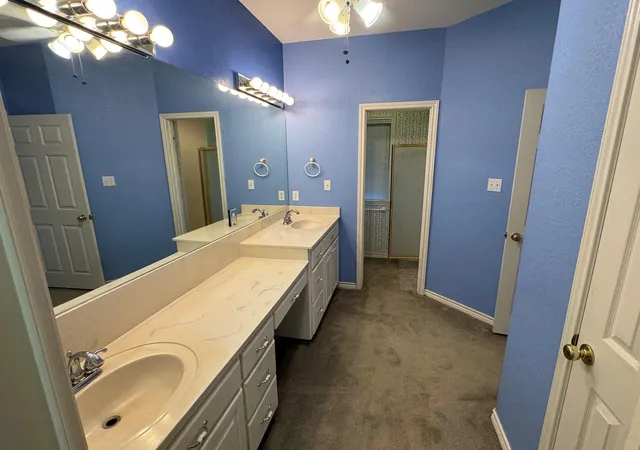 Photo 4 of Single family home for sale at 690 Ancient Oaks Dr, Marble Falls, TX 78654 | MLS# 4927383 | Listing updated on 2026-09-02