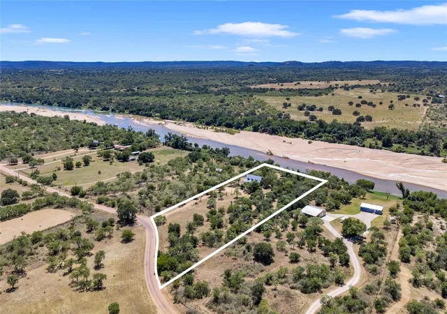 Photo 1 of Single family home for sale at 211 Riverside Dr W, Llano, TX 78643 | MLS# 3319191 | Listing updated on 2026-09-03