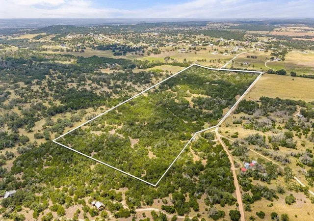 Photo 3 of Single family home for sale at 1984 N Grape Crk Rd, Fredericksburg, TX 78624 | MLS# 3031453 | Listing updated on 2026-09-02