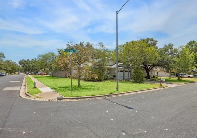Photo 2 of Sale Pending at 7701 Wakefield Dr, Austin, TX 78749 | MLS# 4508213 | Listing updated on 2026-09-07