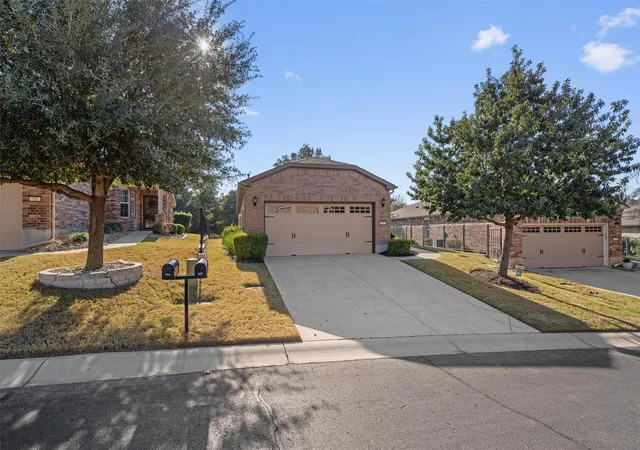 Photo 2 of Single family home for sale at 307 Kickapoo Crk Ln, Georgetown, TX 78633 | MLS# 8484449 | Listing updated on 2026-09-03