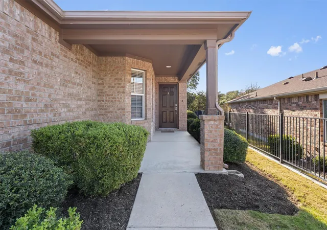 Photo 2 of Single family home for sale at 307 Kickapoo Crk Ln, Georgetown, TX 78633 | MLS# 8484449 | Listing updated on 2026-09-03