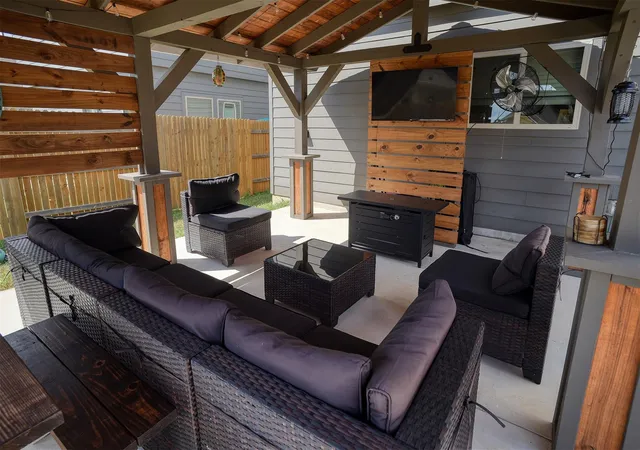 Photo 2 of Single family home for sale at 205 Driftwood Ln, Bastrop, TX 78602 | MLS# 4401375 | Listing updated on 2026-09-03