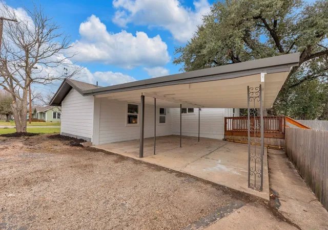 Single family home for sale at 1709 Cecelia St, Taylor, TX 76574 | MLS# 1717626